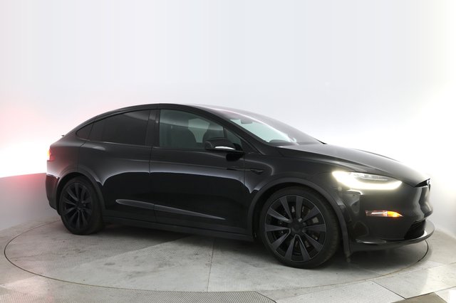 2022 Tesla Model X — photo 11 of 24