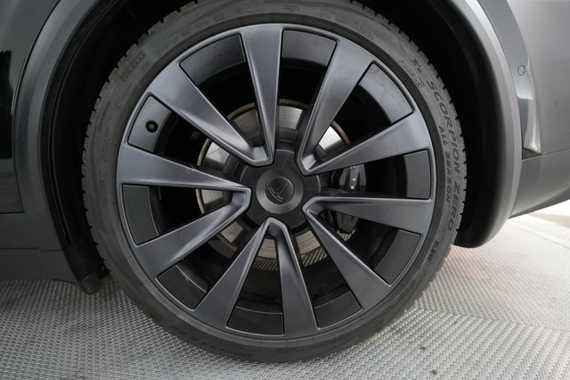 2022 Tesla Model X — photo 15 of 24