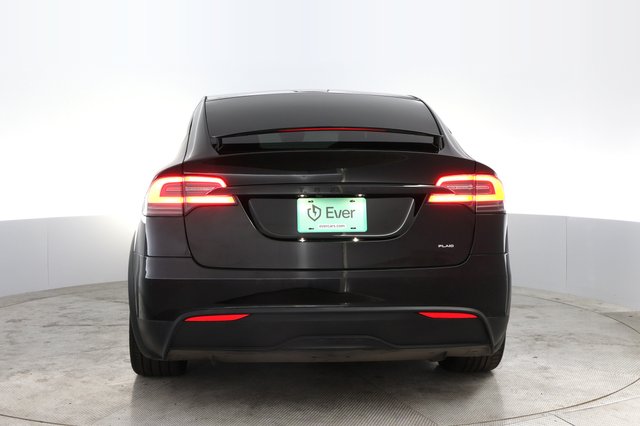 2022 Tesla Model X — photo 12 of 24