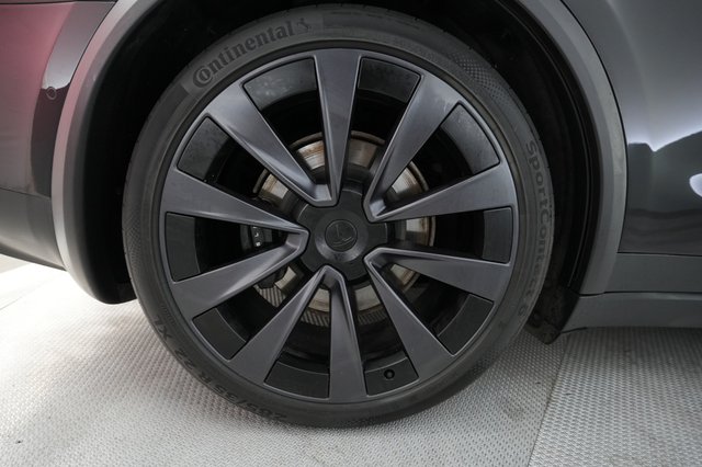 2022 Tesla Model X — photo 17 of 24