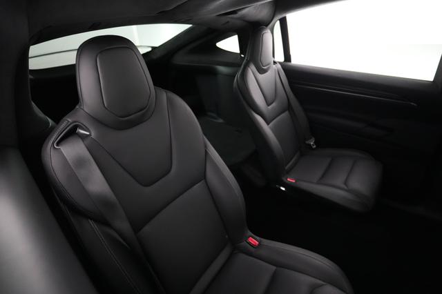 2022 Tesla Model X — photo 4 of 24
