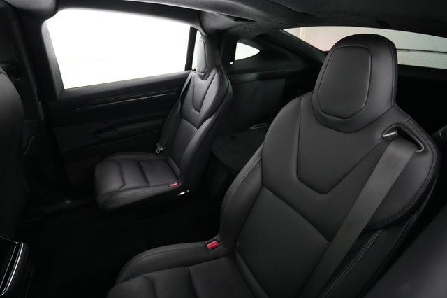 2022 Tesla Model X — photo 18 of 24