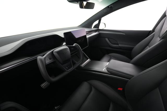 2022 Tesla Model X — photo 3 of 24