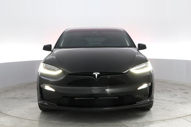 2022 Tesla Model X — photo 9 of 24