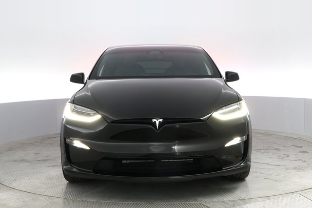 2022 Tesla Model X — photo 9 of 24
