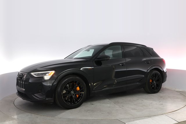 2022 Audi e-tron — photo 14 of 22