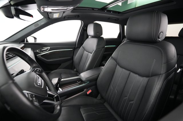 2022 Audi e-tron — photo 3 of 22