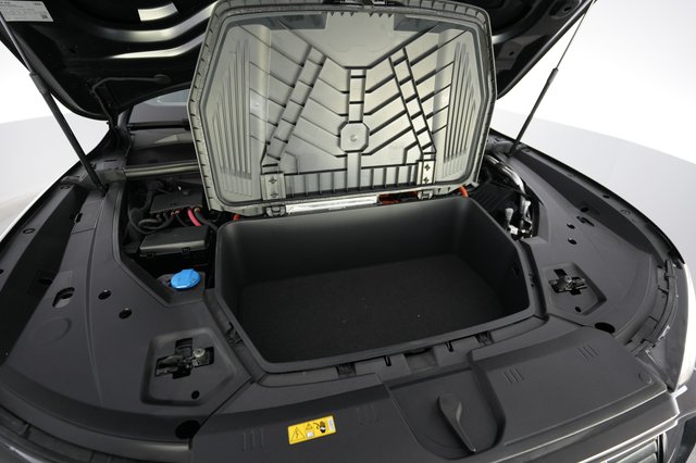 2022 Audi e-tron — photo 21 of 22