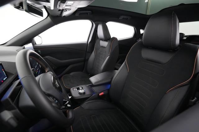 2022 Ford Mustang Mach-E — photo 3 of 24