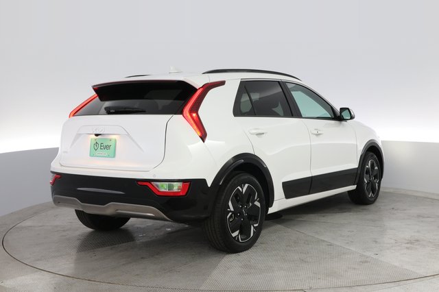 2024 Kia Niro EV — photo 2 of 21
