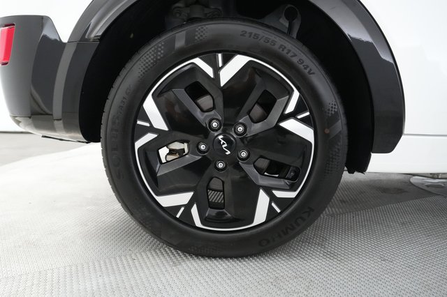 2024 Kia Niro EV — photo 15 of 21
