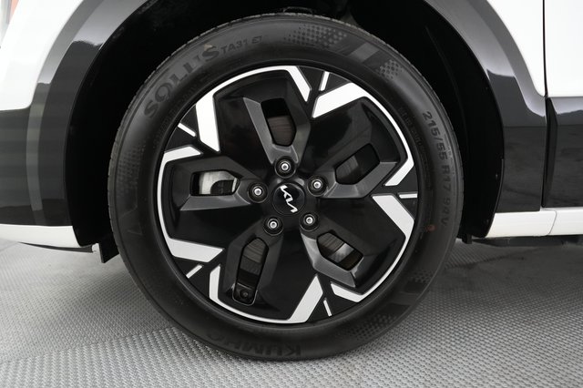 2024 Kia Niro EV — photo 17 of 21