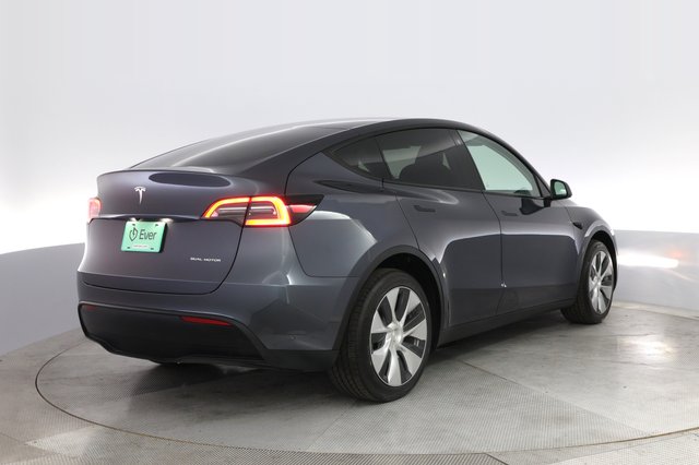2023 Tesla Model Y — photo 2 of 22