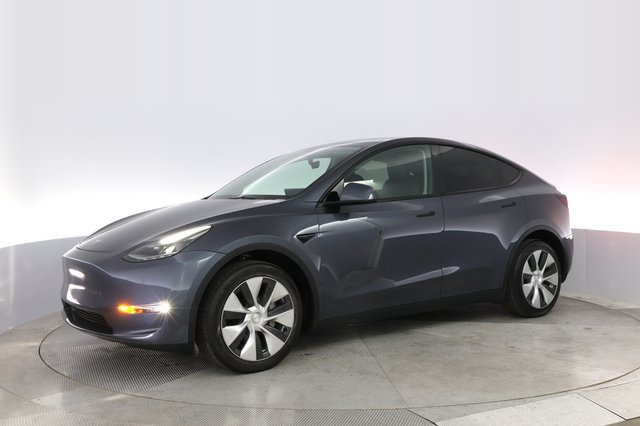 2023 Tesla Model Y — photo 14 of 22