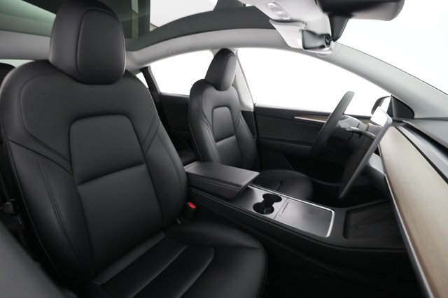 2023 Tesla Model Y — photo 18 of 22
