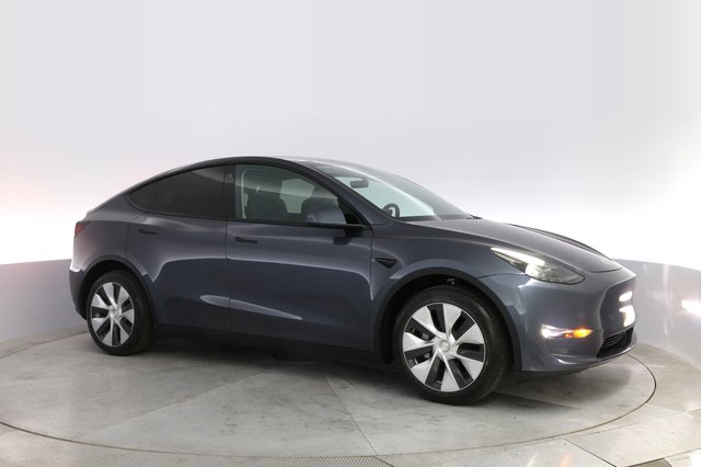 2023 Tesla Model Y — photo 11 of 22