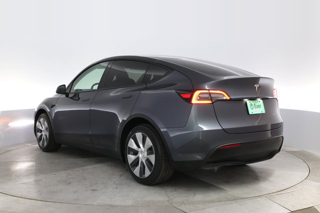 2023 Tesla Model Y — photo 13 of 22
