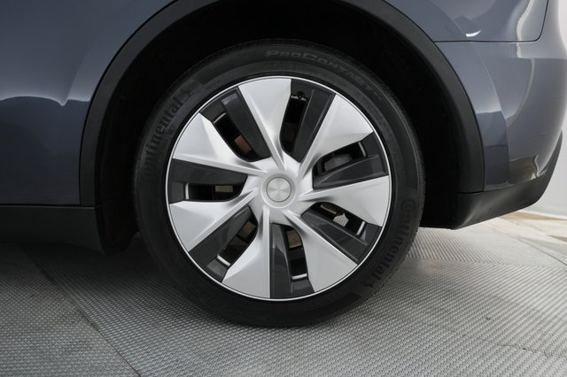 2023 Tesla Model Y — photo 16 of 22