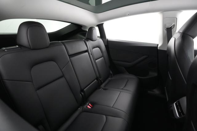 2023 Tesla Model Y — photo 4 of 22