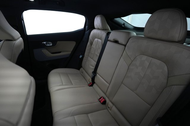 2022 Polestar 2 — photo 19 of 21