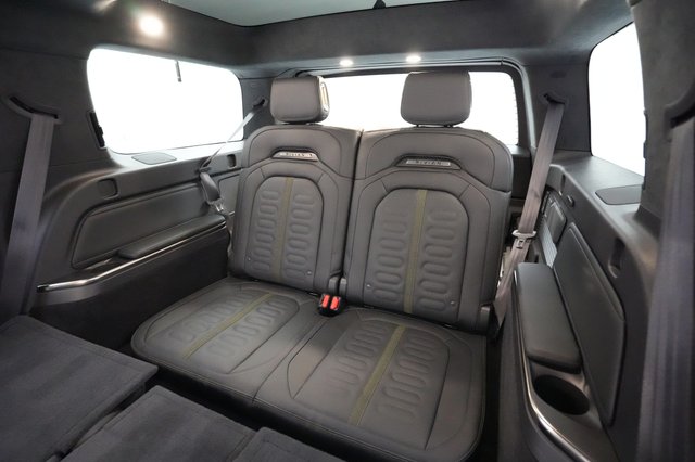 2024 Rivian R1S — photo 20 of 23
