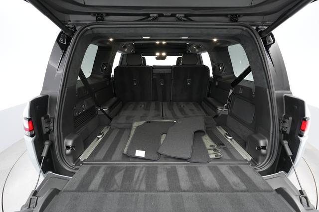 2024 Rivian R1S — photo 6 of 23