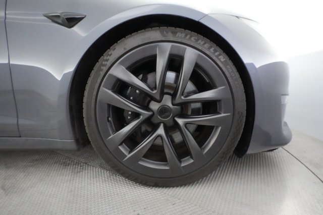 2022 Tesla Model S — photo 15 of 22