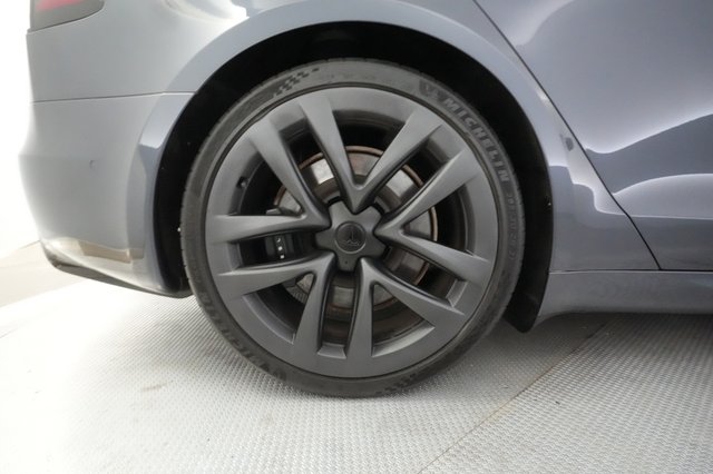 2022 Tesla Model S — photo 16 of 22