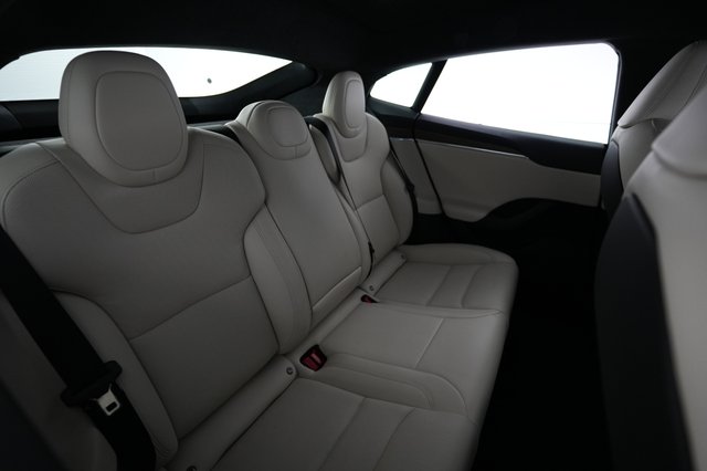 2022 Tesla Model S — photo 4 of 22