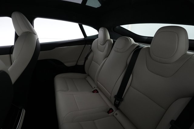 2022 Tesla Model S — photo 18 of 22