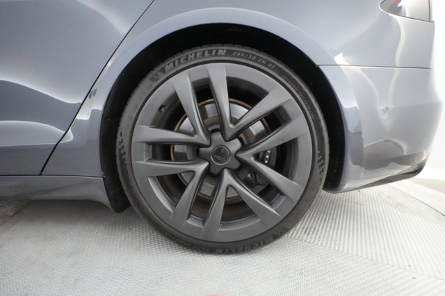 2022 Tesla Model S — photo 17 of 22