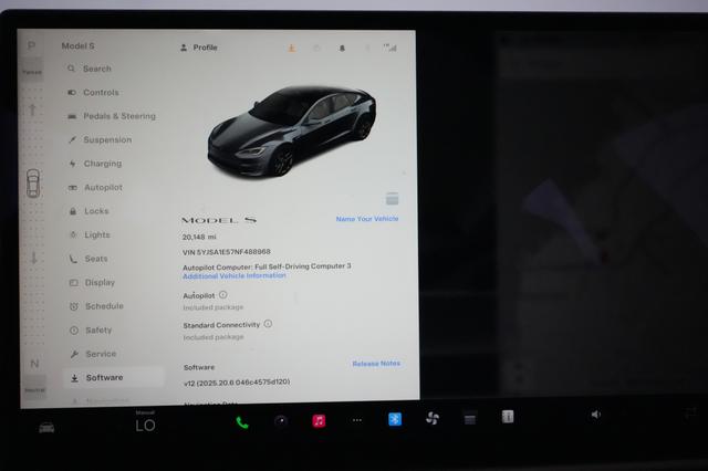 2022 Tesla Model S — photo 5 of 22