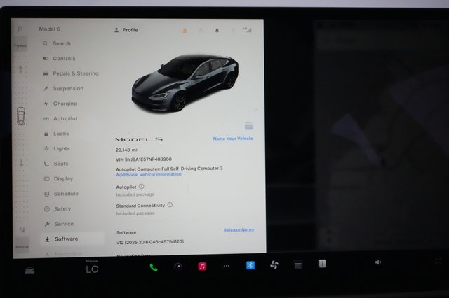 2022 Tesla Model S — photo 5 of 22