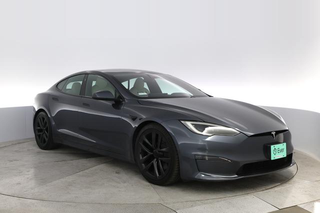 2022 Tesla Model S — photo 10 of 22