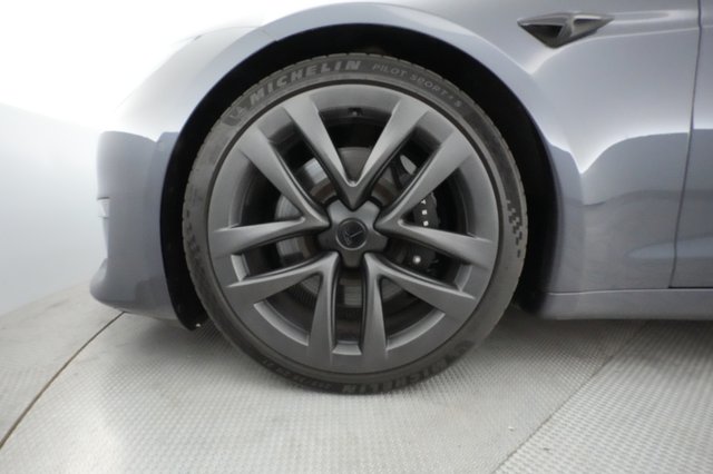 2022 Tesla Model S — photo 7 of 22
