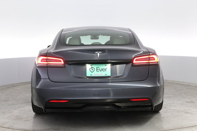 2022 Tesla Model S — photo 12 of 22
