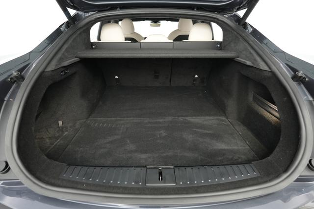 2022 Tesla Model S — photo 6 of 22