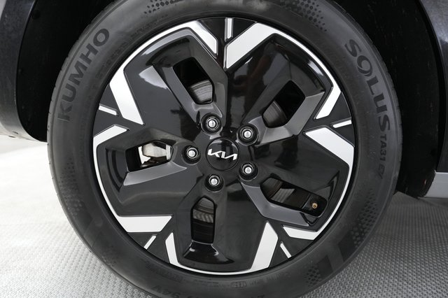 2024 Kia Niro EV — photo 16 of 23