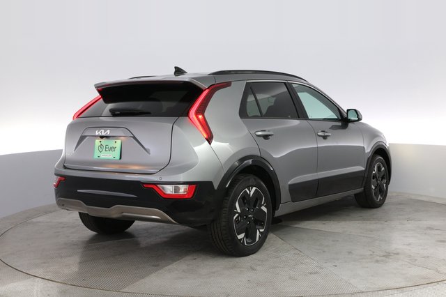 2024 Kia Niro EV — photo 2 of 23