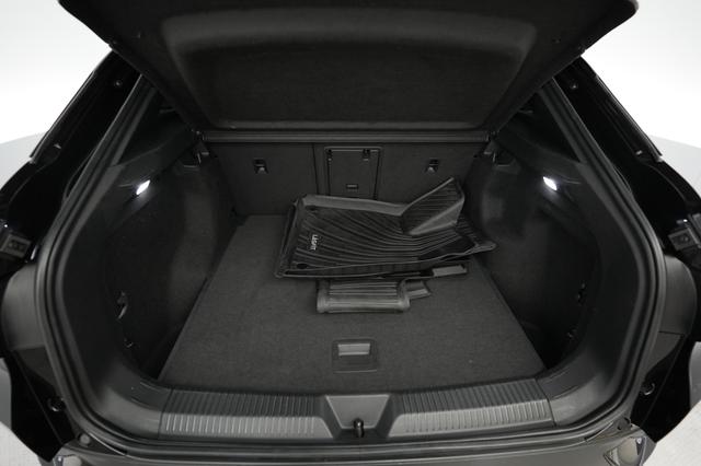 2023 Volkswagen ID.4 — photo 6 of 24