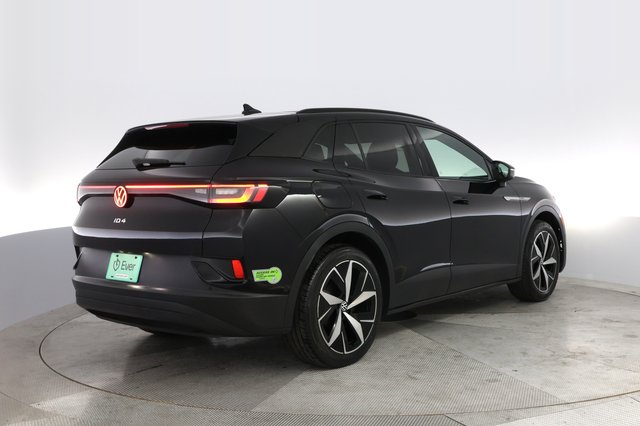 2023 Volkswagen ID.4 — photo 2 of 24