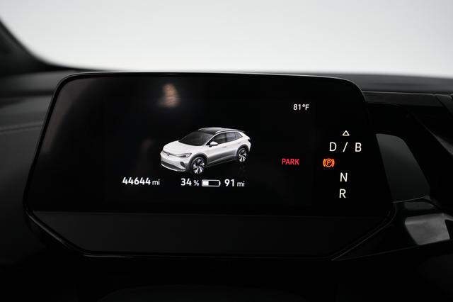 2023 Volkswagen ID.4 — photo 5 of 24