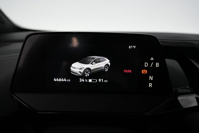 2023 Volkswagen ID.4 — photo 5 of 24