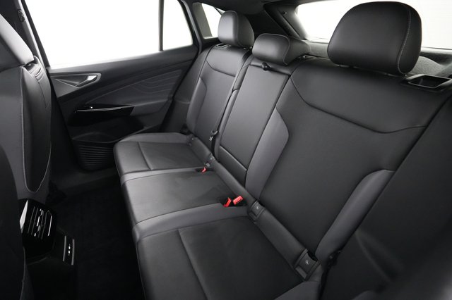 2023 Volkswagen ID.4 — photo 19 of 24