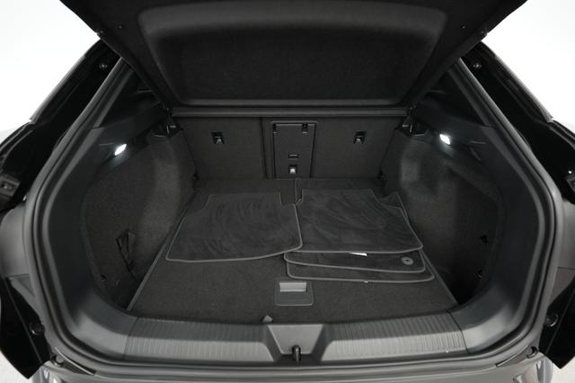 2021 Volkswagen ID.4 — photo 6 of 21