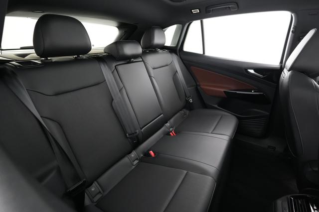 2021 Volkswagen ID.4 — photo 4 of 21
