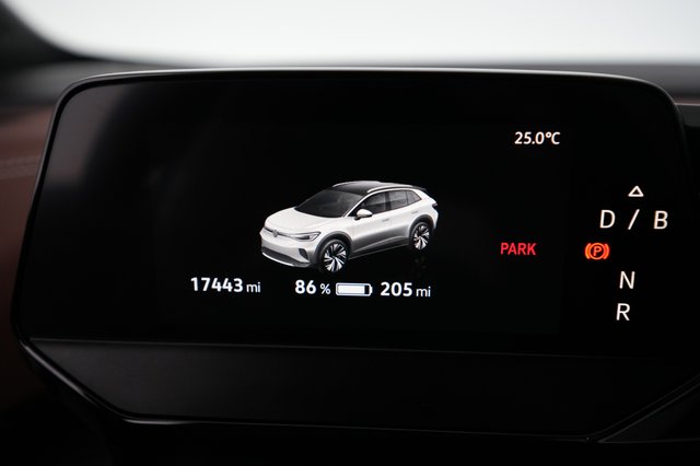 2021 Volkswagen ID.4 — photo 5 of 21