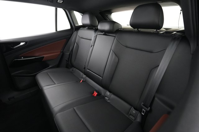 2021 Volkswagen ID.4 — photo 19 of 21