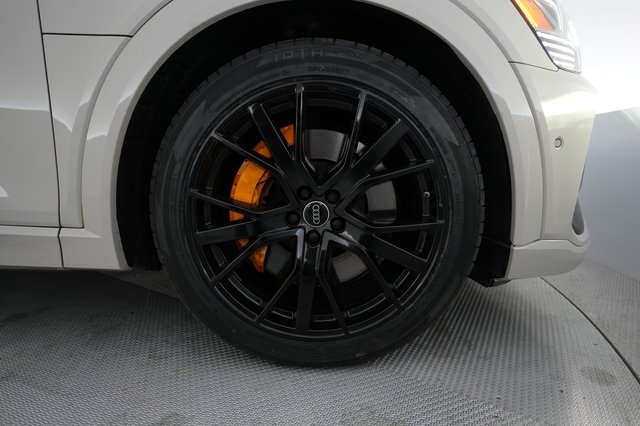 2022 Audi e-tron — photo 15 of 27