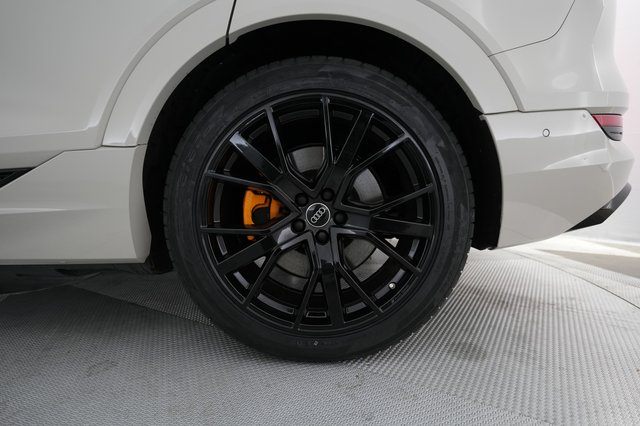 2022 Audi e-tron — photo 17 of 27